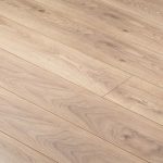 Ламинат 33 класс Ultradecor Expert Choice дуб хейбридж 2,22 кв.м 8 мм с фаской