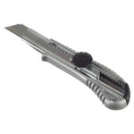 Нож строительный Hesler 18 мм с ломающимся лезвием стальной корпус